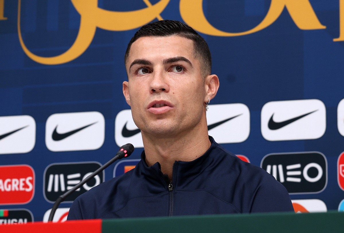 포르투갈 축구대표팀 크리스티아누 호날두가 2022년 11월 21일 오전(현지 시각) 카타르 알샤하니야 스포츠클럽에 마련된 훈련장에서 가진 훈련에 앞서 취재진과 인터뷰하고 있다. / 뉴스1