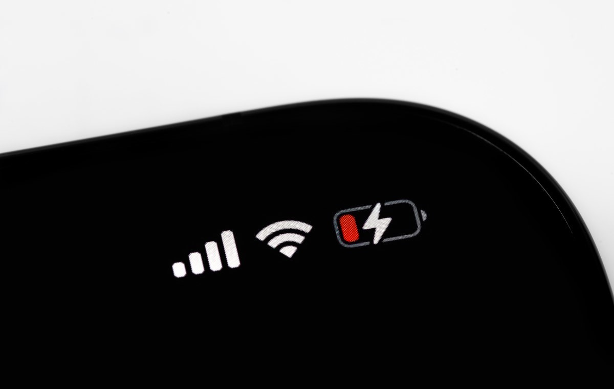 아이폰에 표시된 배터리 잔량 (기사 이해를 돕기 위한 사진) / Primakov-shutterstock.com