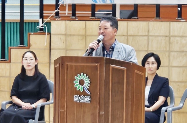 박태정 회장은 “전남 22개 시·군 중 18개 시군에 기초단위 중간지원조직이 만들어져 활동하고 있습니다. 각기 설립 시기가 달라 쌓인 역량이 들쑥날쑥한 게 현실인데, 모든 센터의 역량을 비슷한 수준으로 끌어올리기 위해 서로의 경험과 정보를 공유하고, 현장형 교육도 병행해 나가겠습니다.”라고 말했다.