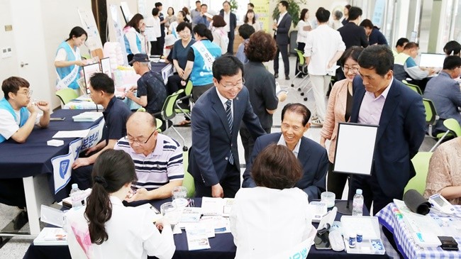 광산구가 22일 하남지식산업센터에서 두 번째 찾아가는 상생보건소를 열었다.