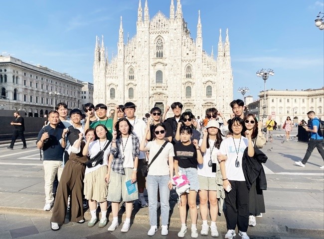 이탈리아 밀라노 두오모 광장