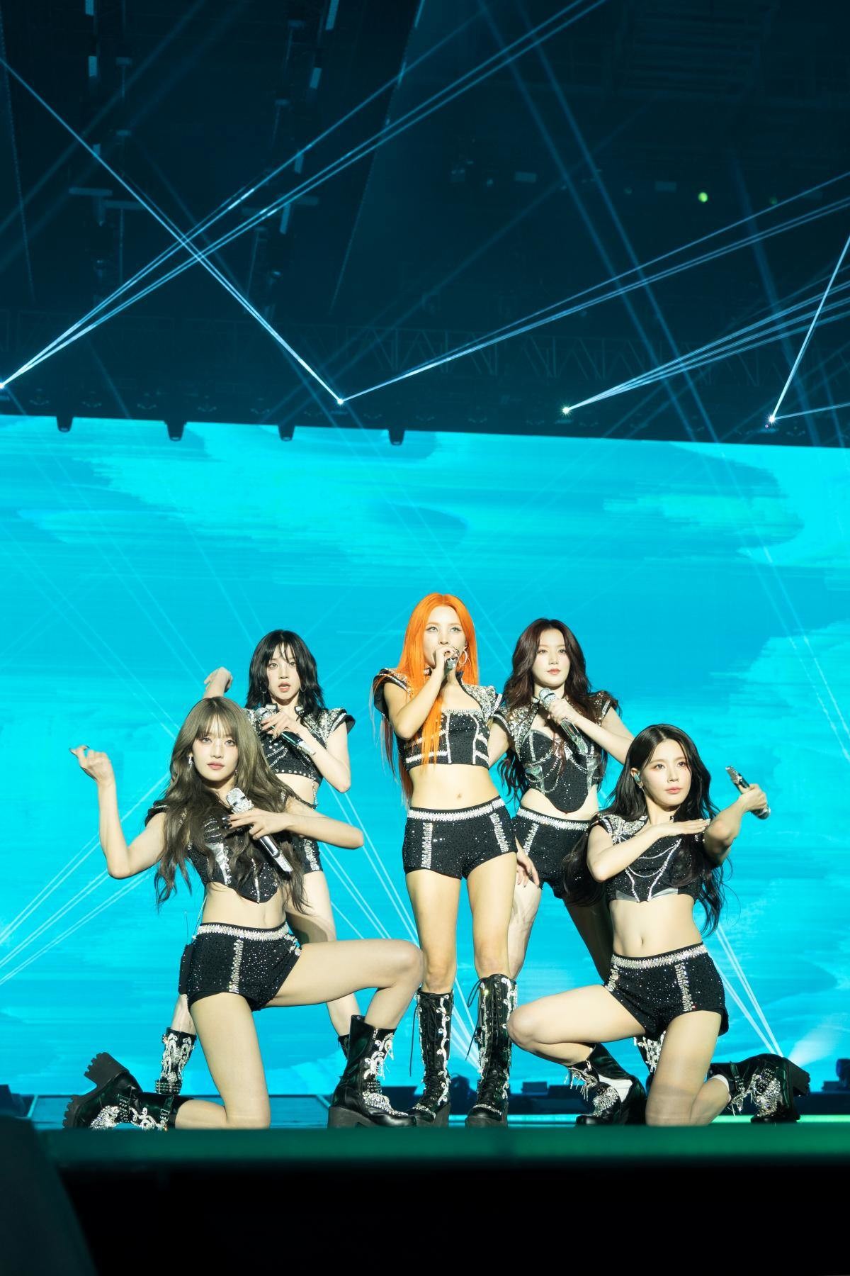 (여자)아이들 월드투어 콘서트 현장 사진 / 위키트리