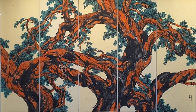 강금복 개인전 ‘달·꿈·희망·상생전’ 전시(상생. 200cm×350cm. 수묵채색 2022년)