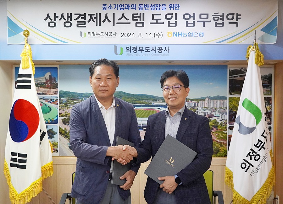 김용석 사장(왼쪽)