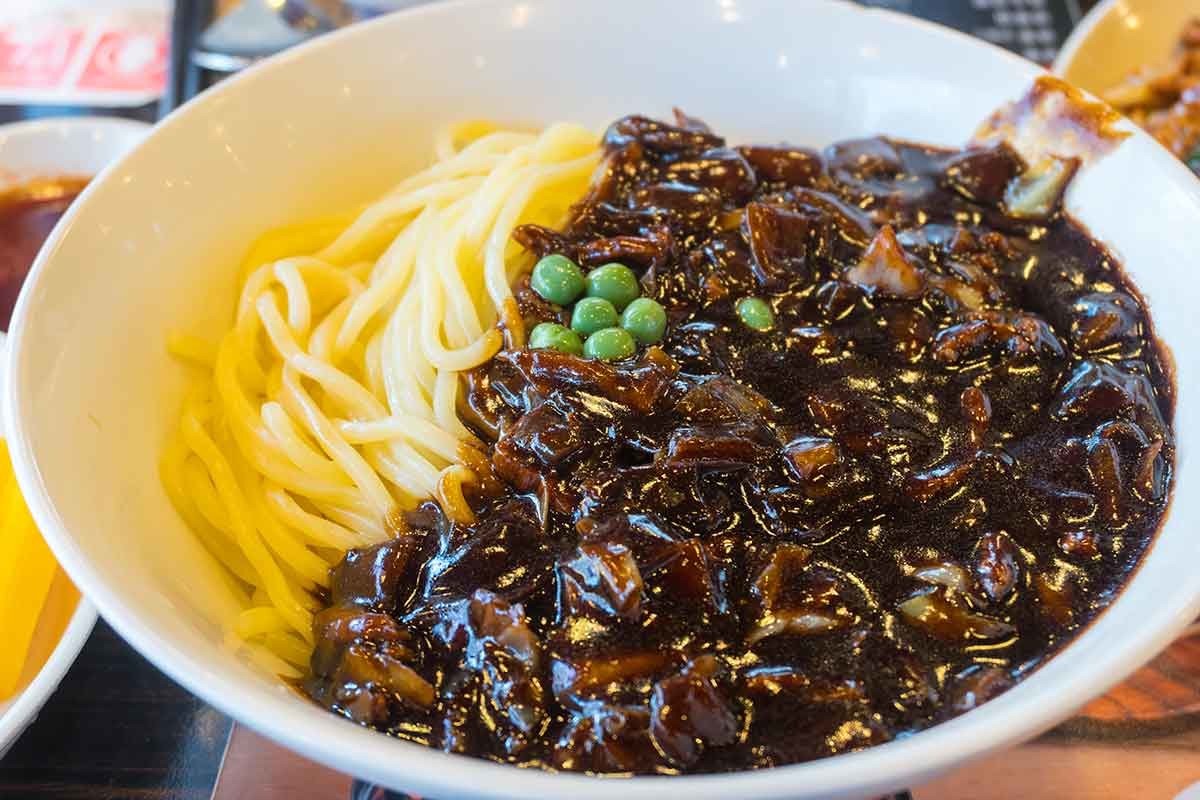 짜장면 자료 사진. / becky's-shutterstock.com