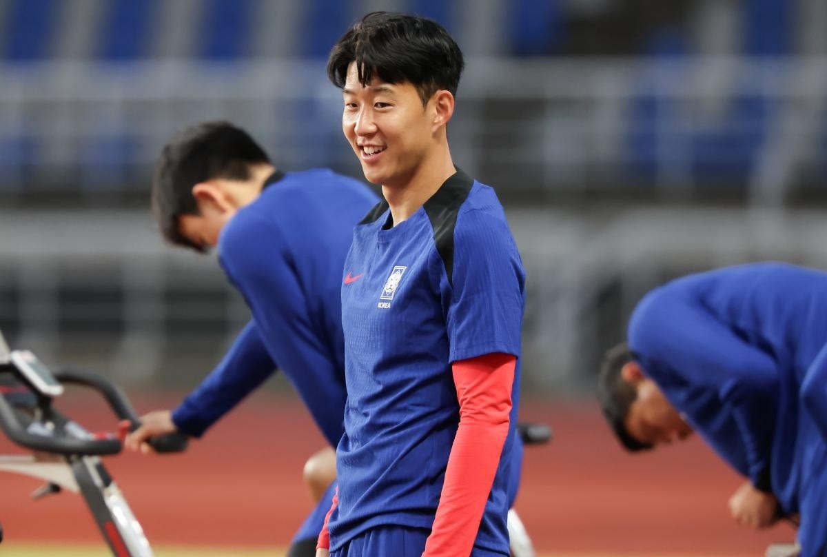 대한민국 축구 국가대표팀 손흥민이 3일 오후 경기 고양시 고양종합운동장에서 훈련을 하고 있다. / 뉴스1