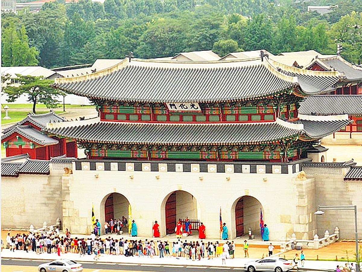 Gyeongbokgung Gwanghwamun, Seoul / Courtesy of Seoul City