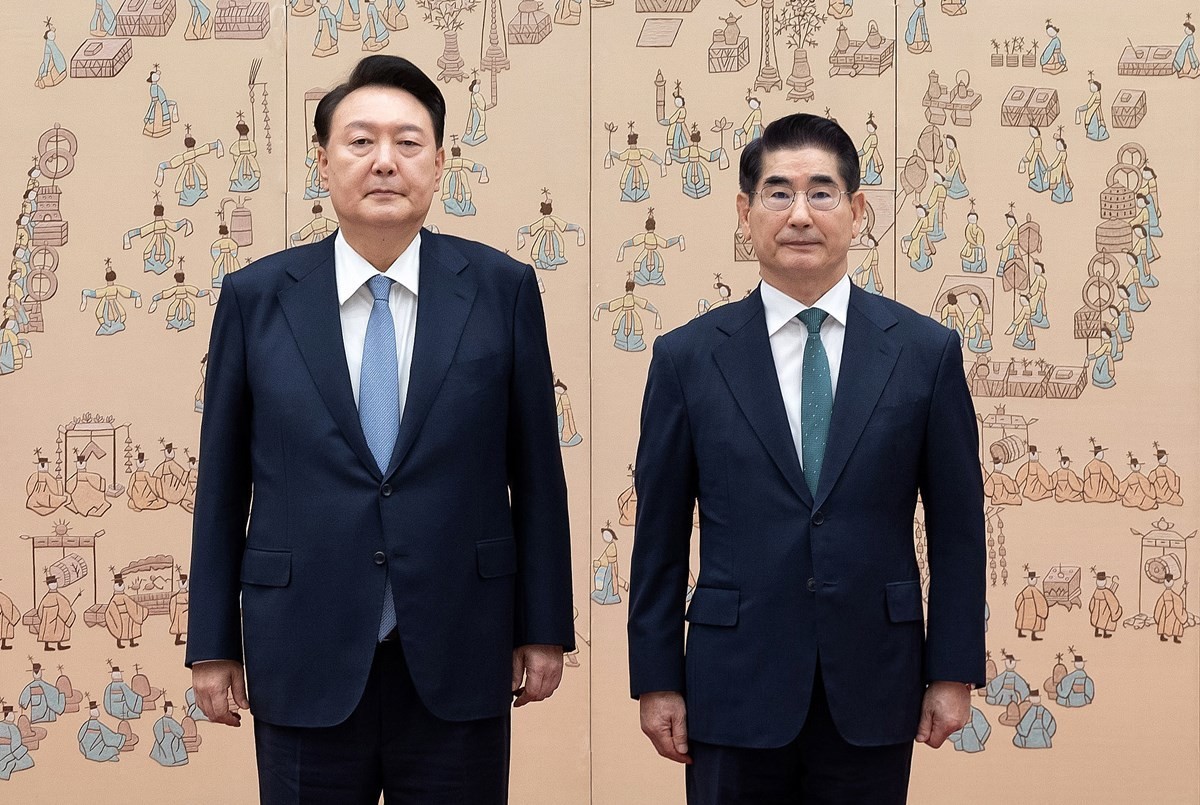 윤석열 대통령과 지난 9월 신임 국방부 장관으로 임명된 김용현 전 국방 장관 / 뉴스1