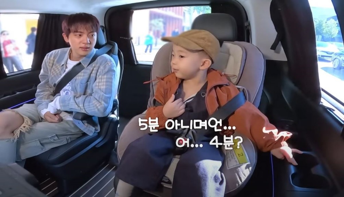 영상 속 차 안에서 이야기를 나누는 진과 태하 / Youtube 'BANGTANTV' 캡처