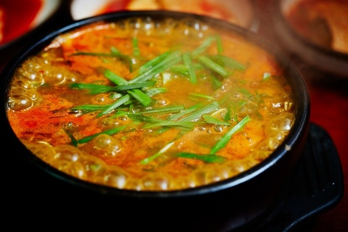 Chueotang (loach soup) / mnimage-shutterstock.com