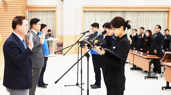 보성군은 3일 보성군청 대회의실에서 ‘2025년 반부패․청렴 실천 결의 및 서약식’을 가졌다