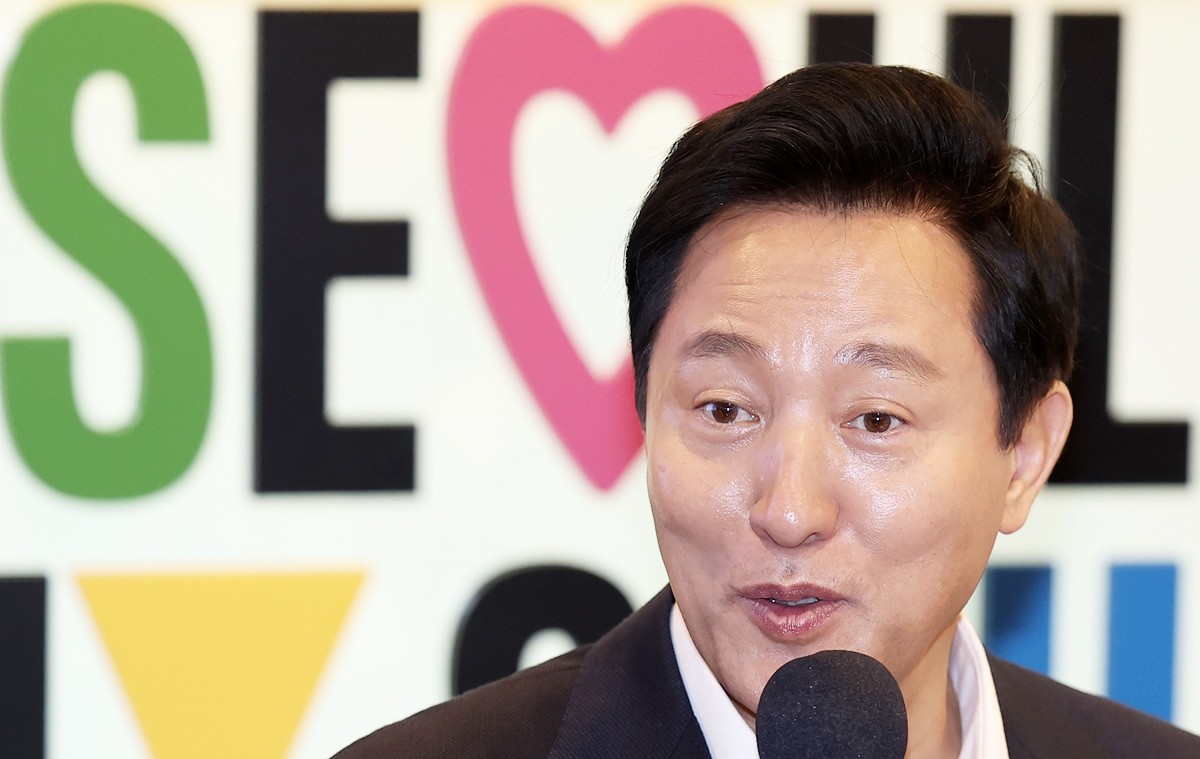 오세훈 서울시장 자료 사진. 이번 협약으로 기존에 기후동행카드로 하차만 가능했던 지하철 5호선의 하남시 구간 4개 역사(미사역, 하남풍산역, 하남시청역, 하남검단산역)에서 승차도 할 수 있게 된다. 이에 따라 지하철 5호선을 이용해 서울과 하남을 오가는 3만명 이상의 시민이 기후동행카드의 혜택을 온전히 누리게 됐다고 서울시는 설명했다. / 뉴스1