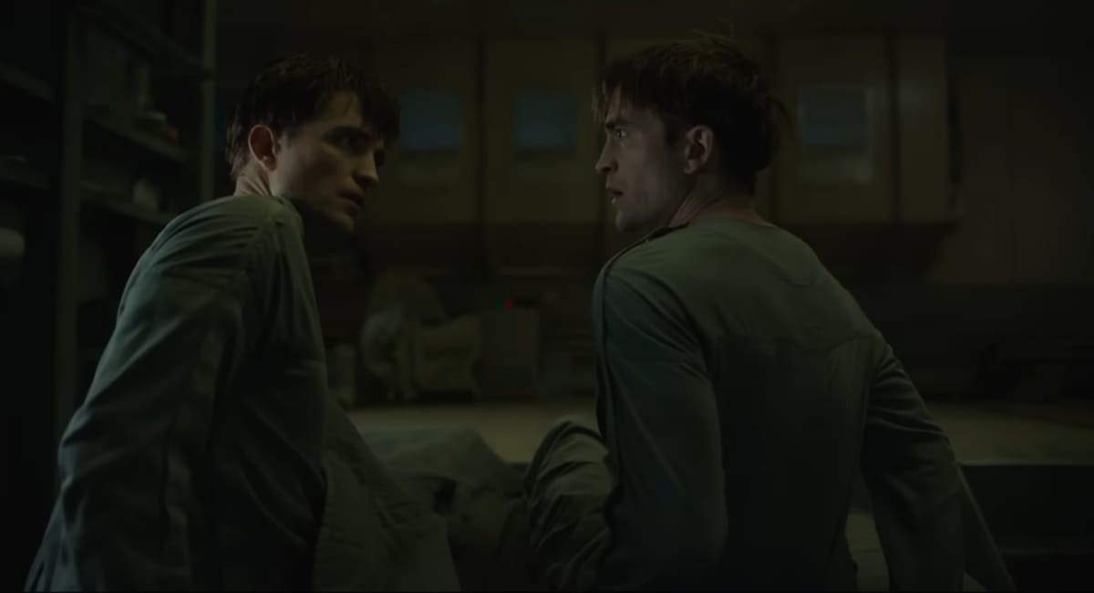 '미키 17' 공식 예고편 속 로버트 패틴슨 / 유튜브 'Warner Bros. Korea'