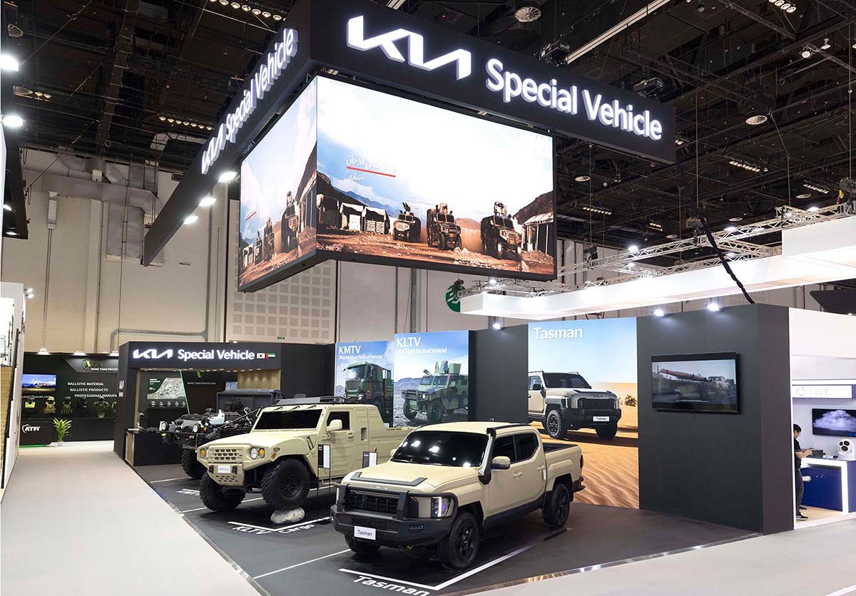 기아 중형표준차 보닛형 베어샤시, 소형전술차 2인승 카고, 타스만 쇼카. / 기아 제공