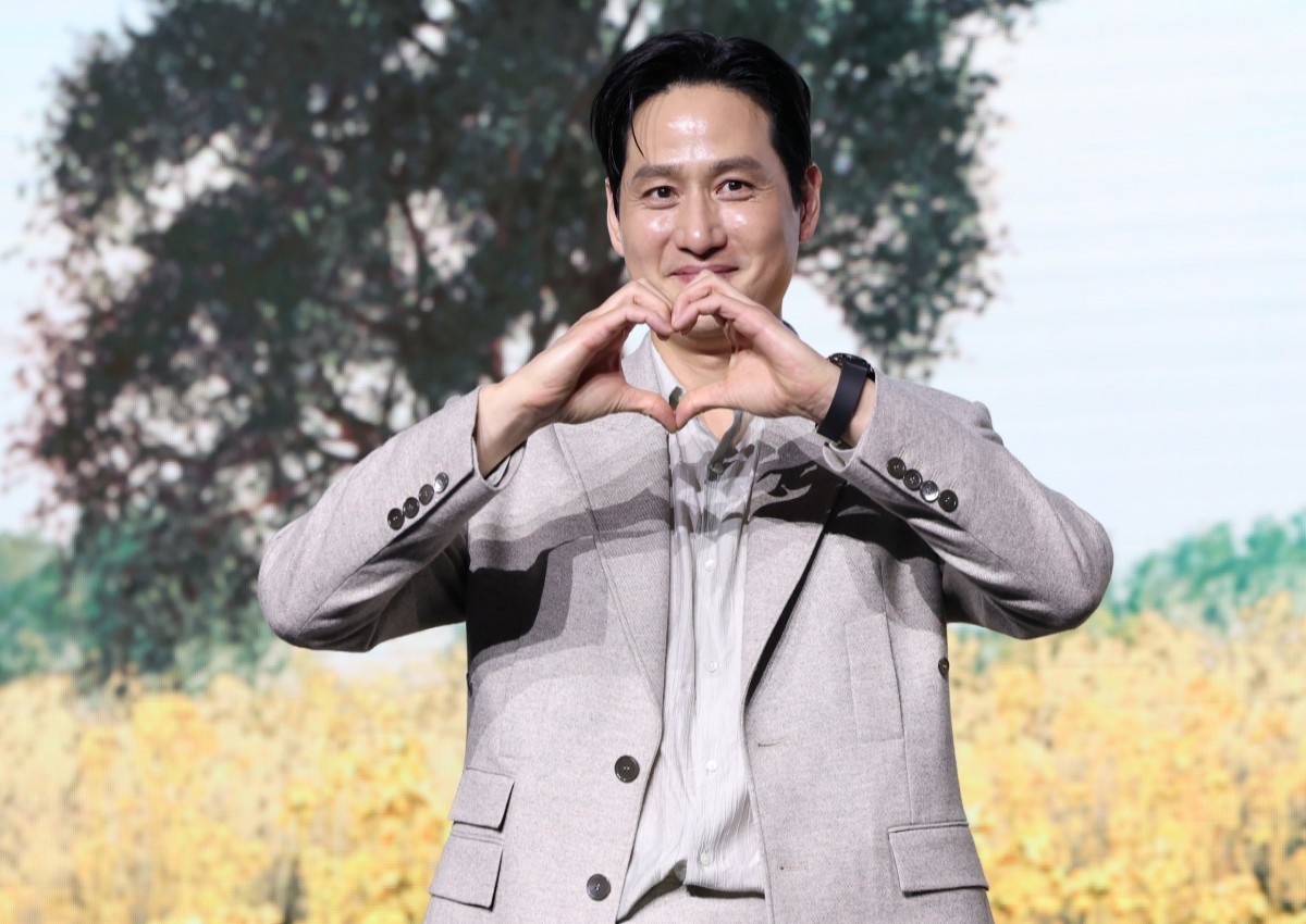 배우 박해준이 5일 서울 영등포구 콘래드 서울 호텔에서 열린 넷플릭스 시리즈 '폭싹 속았수다' 제작발표회에서 포즈를 취하고 있다. / 뉴스1