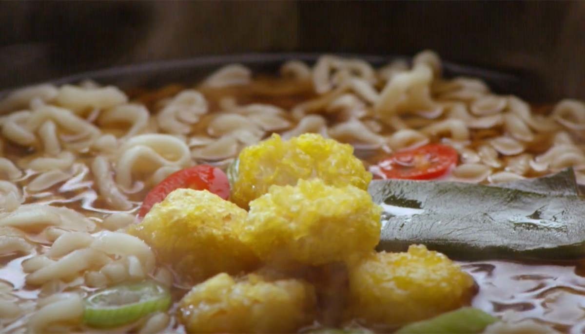 튀김우동 봉지면 / 농심 유튜브 영상 캡처