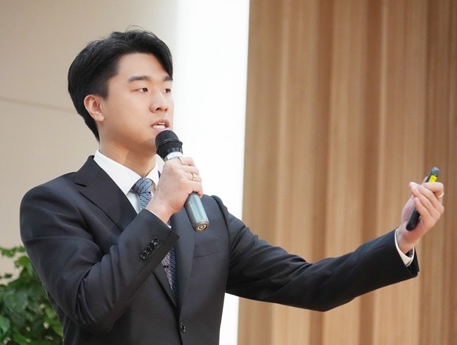 천원궁 천일성전 입궁 승리를 위한 인천경기북부교구 순회예배에서 선교활동 간증을 하는 문신출 선교사