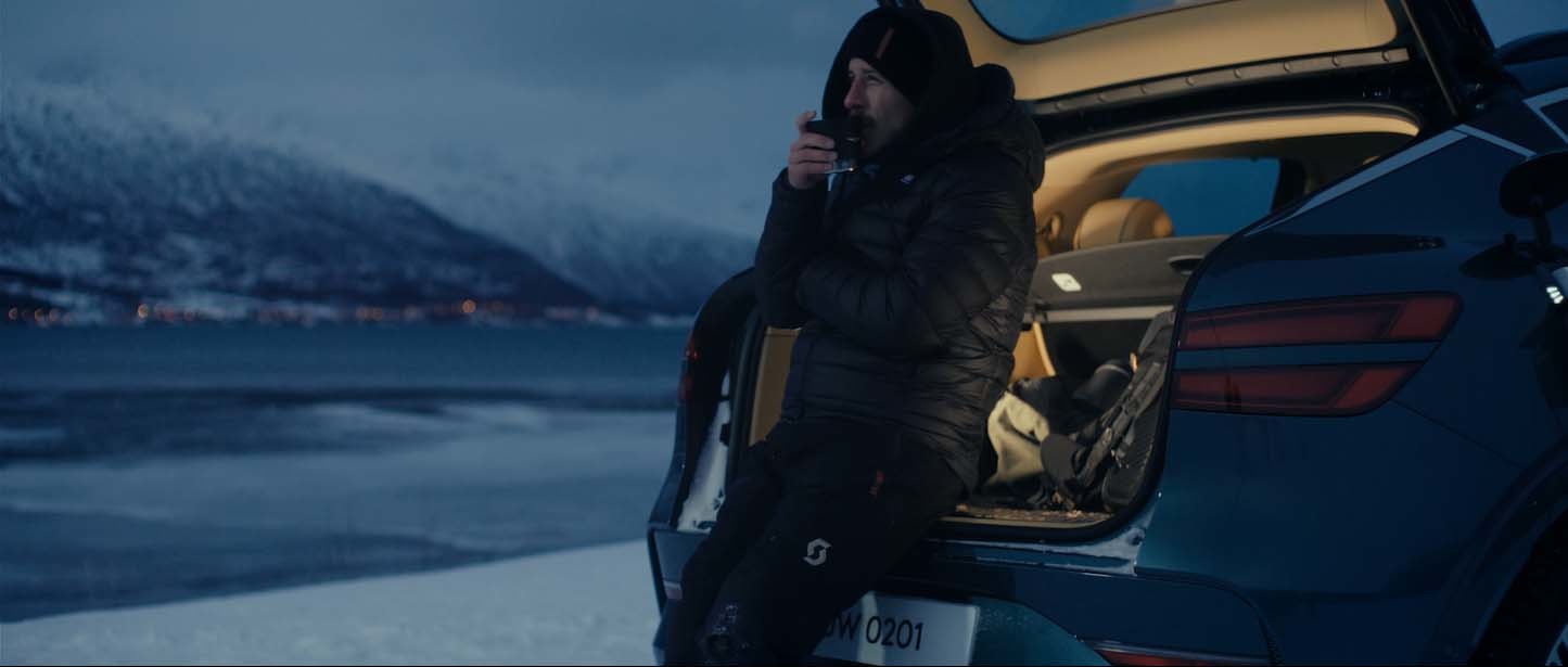 제네시스 숏 다큐멘터리 '오로라를 찾아 떠나는 여정'의 장면. / 제네시스 제공