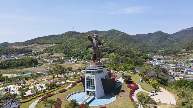 완도읍 죽청리에 있는 장보고 동상