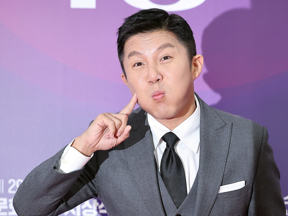 개그맨 조세호가 지난해 서울 강남구 역삼동 한국과학기술회관에서 열린 '제29회 소비자의 날 KCA 문화연예 시상식'에 참석해 포즈를 취하고 있다. / 뉴스1