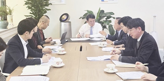 광주시교육청이 12일 교육감실에서 이정선 교육감 주재로 홍복학원 임시이사장, 대광여고 교장, 법인 관계자, 교육청 관계자 등이 참석한 가운데 ‘긴급 대책 회의’를 열고 해결 방안을 논의했다.