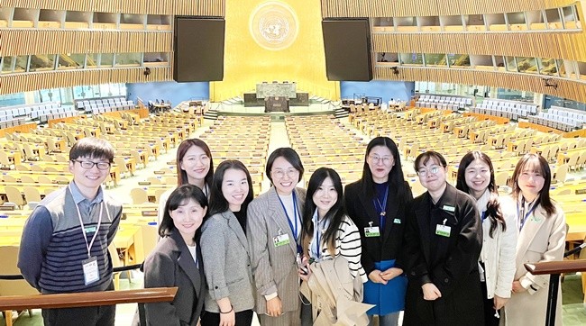 제69차 유엔 여성 지위위원회 병행포럼에 참석한 한국 연수단의 UN 본부 방문 기념사진