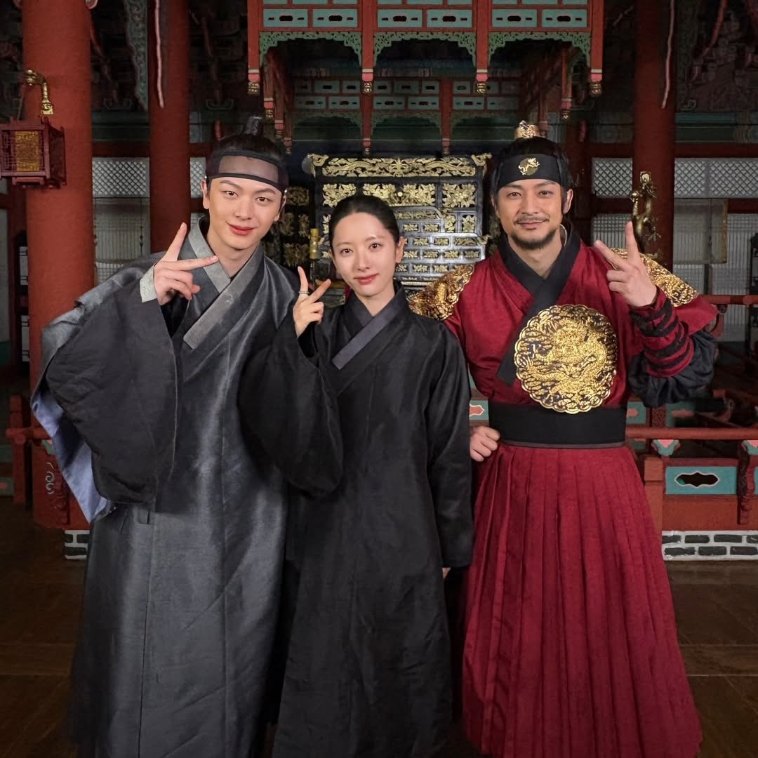 Cast of ‘Haunted Palace.’ / Provided by Yook Sung-jae via Instagram