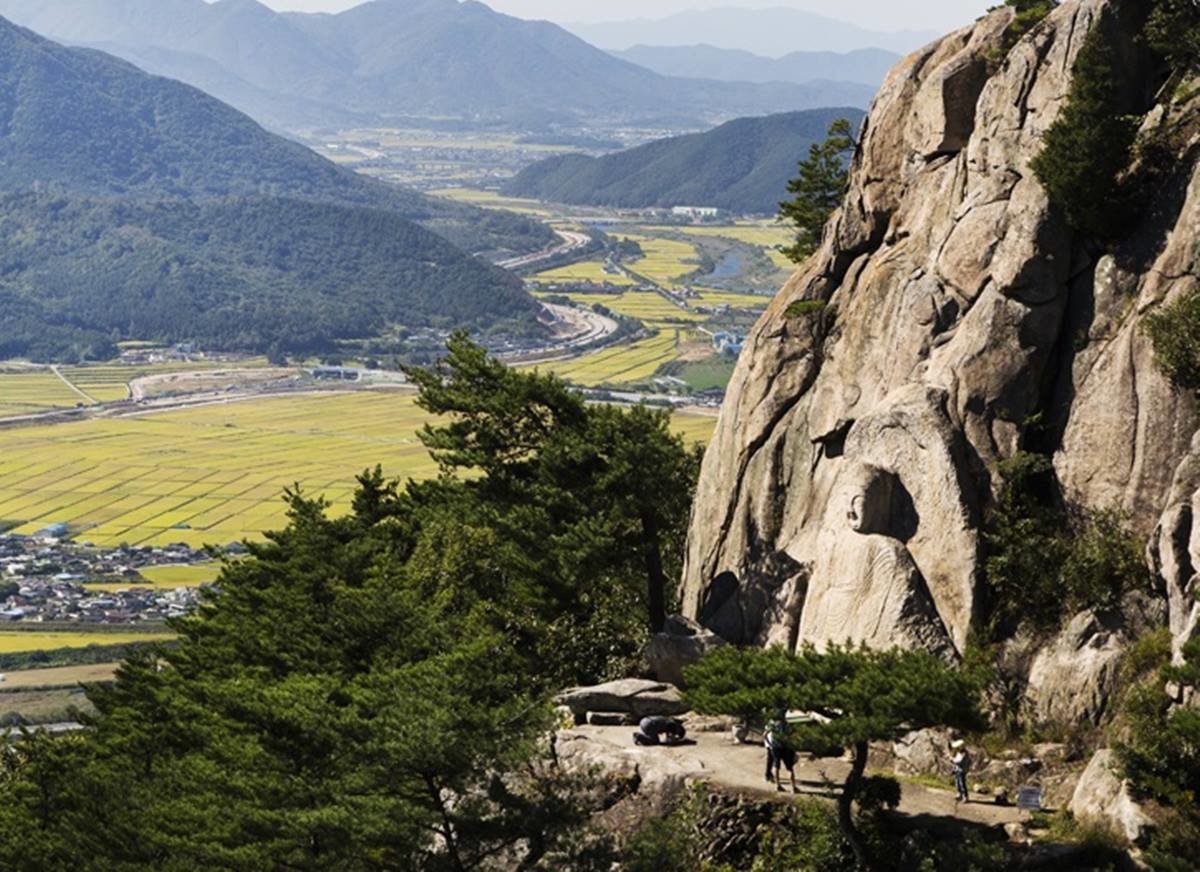 경주 남산 화강암