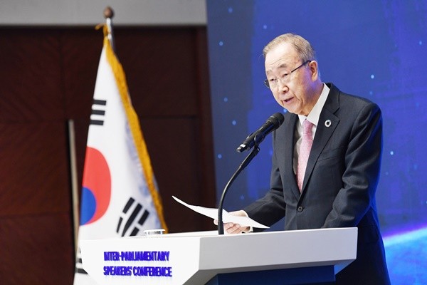 국제국회의장회의(ISC) 창립총회에서 환영사하는 반기문 전 유엔 사무총장
