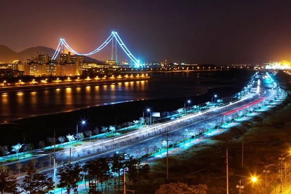 낮과 밤이 빛나는 광양의 별빛야경