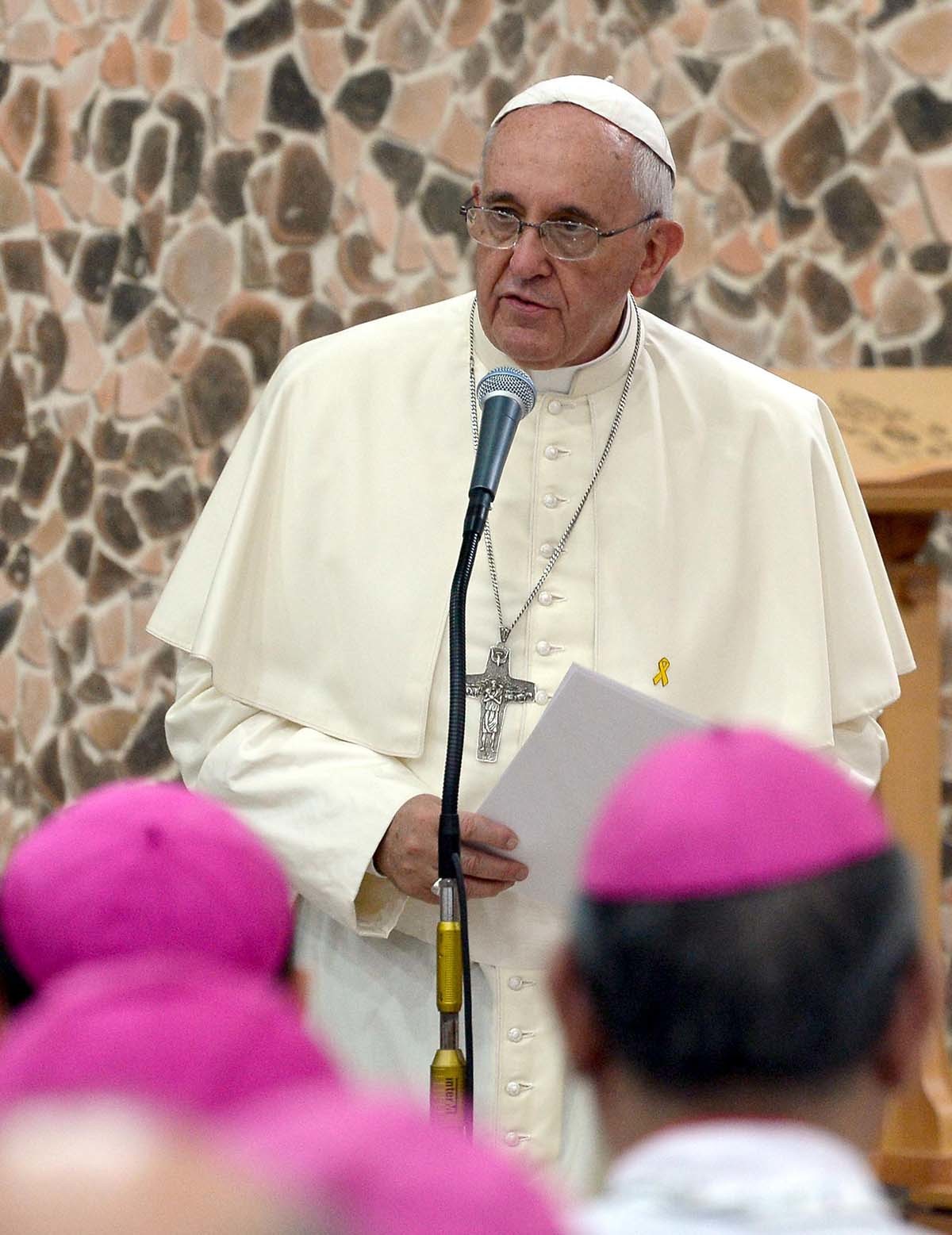 프란치스코 교황이 2014년 8월 17일 오전 충남 서산시 해미성지 소성당에서 열린 '아시아 주교들과의 만남'에 참석해 연설하고 있다. /뉴스1 (사진공동취재단)