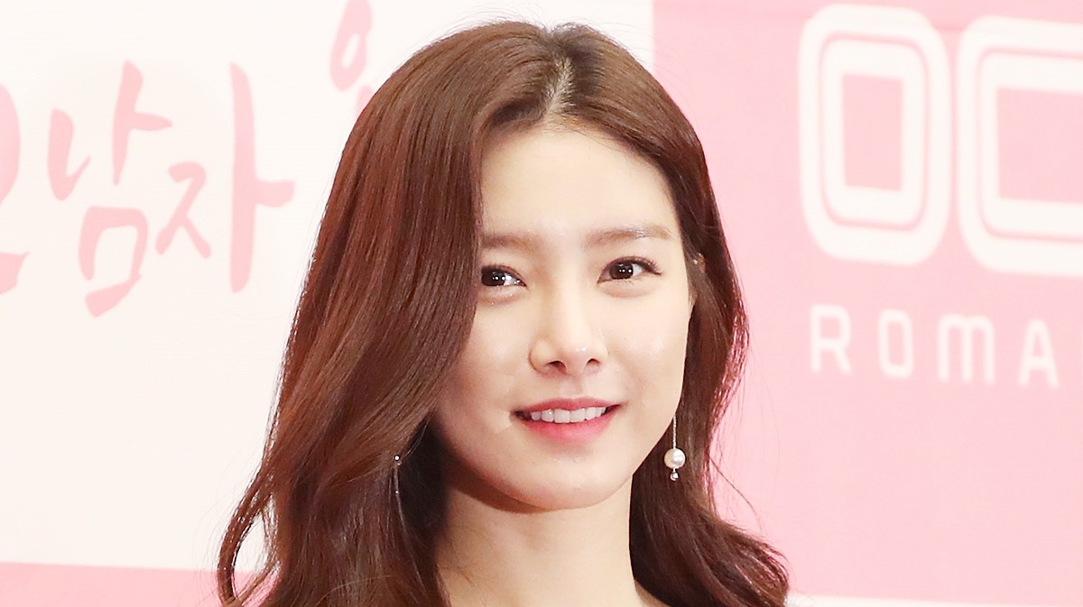 배우 김소은 자료 사진. 열애설에 대해 김소은은 사실무근이라는 입장을 밝혔다. 김소은은 23일 이데일리에 '내가 정동호와 열애 중이라는 기사가 난 것이냐? 열애는 절대 아니다. 결혼이라니. 나도 모르는 내용인데 너무 당황스럽고 사실이 아니다'라고 부인했다. / 뉴스1