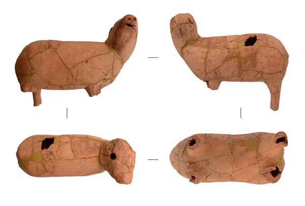국가사적 지정 예고-동물형상 토제품(내동리 쌍무덤 출토)