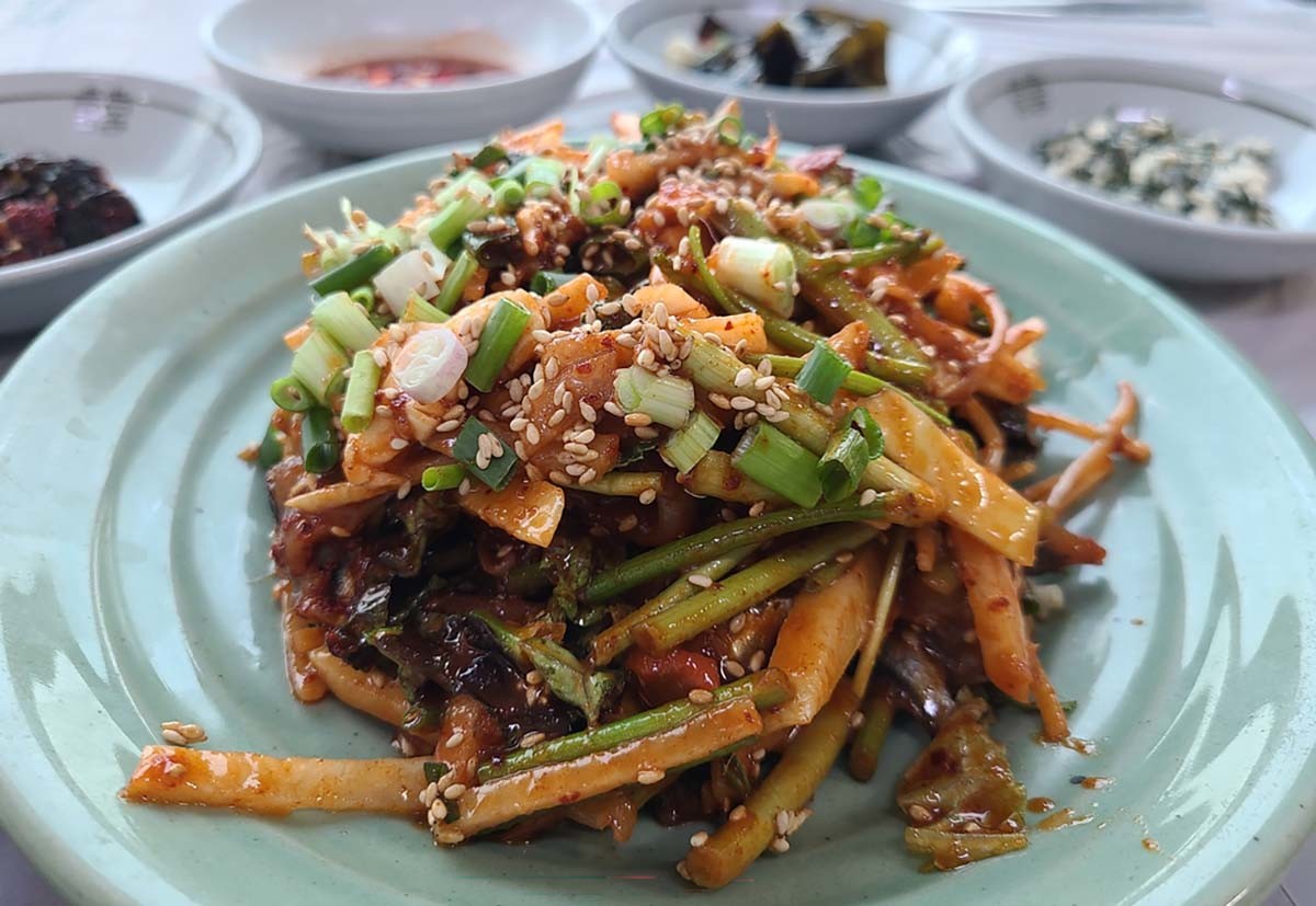 기장 대멸치 비빔회 / 연합뉴스