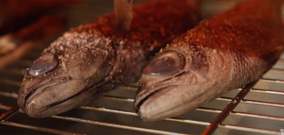 흙굴무치(왼쪽)·게르치 구이. / '일타쿠마' 영상 캡처