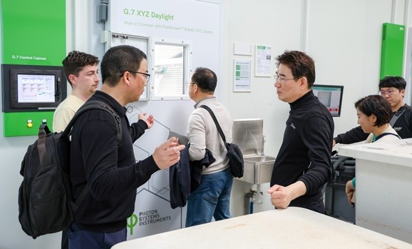 지난달 4일 와게닝겐 대학교를 방문하여 대학 관계자와 그린바이오 산업에 대해 논의하고 있다