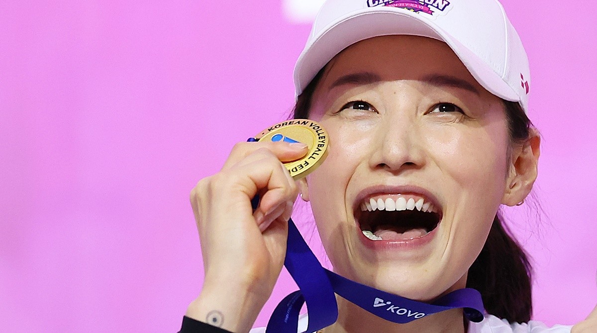 한국 배구의 레전드 김연경 모습. 기사 이해를 돕기 위한 자료 사진. 김연경이 세계 여자배구 올스타들을 초청한 'KYK 인비테이셔널 2025'에서 감독으로 깜짝 데뷔한다는 소식이 전해졌다. 이벤트 경기이기는 하지만 김연경이 감독으로 나서는 건 이번이 처음이다. / 연합뉴스