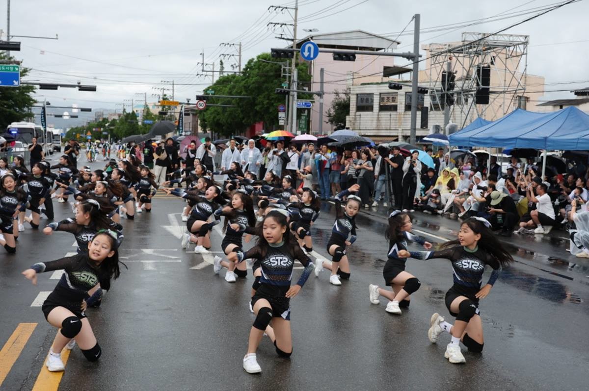 불빛 거리 퍼레이드