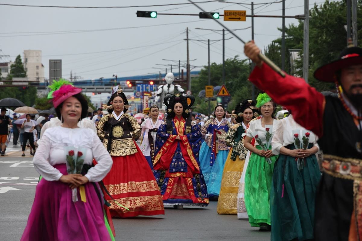 불빛 거리 퍼레이드