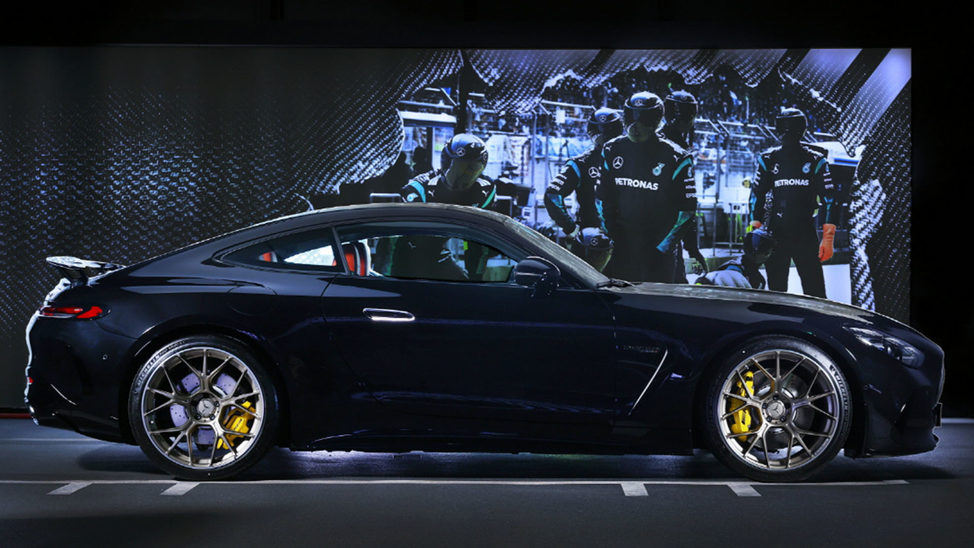 벤츠 공식 딜러 한성자동차, 퍼포먼스 강화한 AMG GT 한정 판매