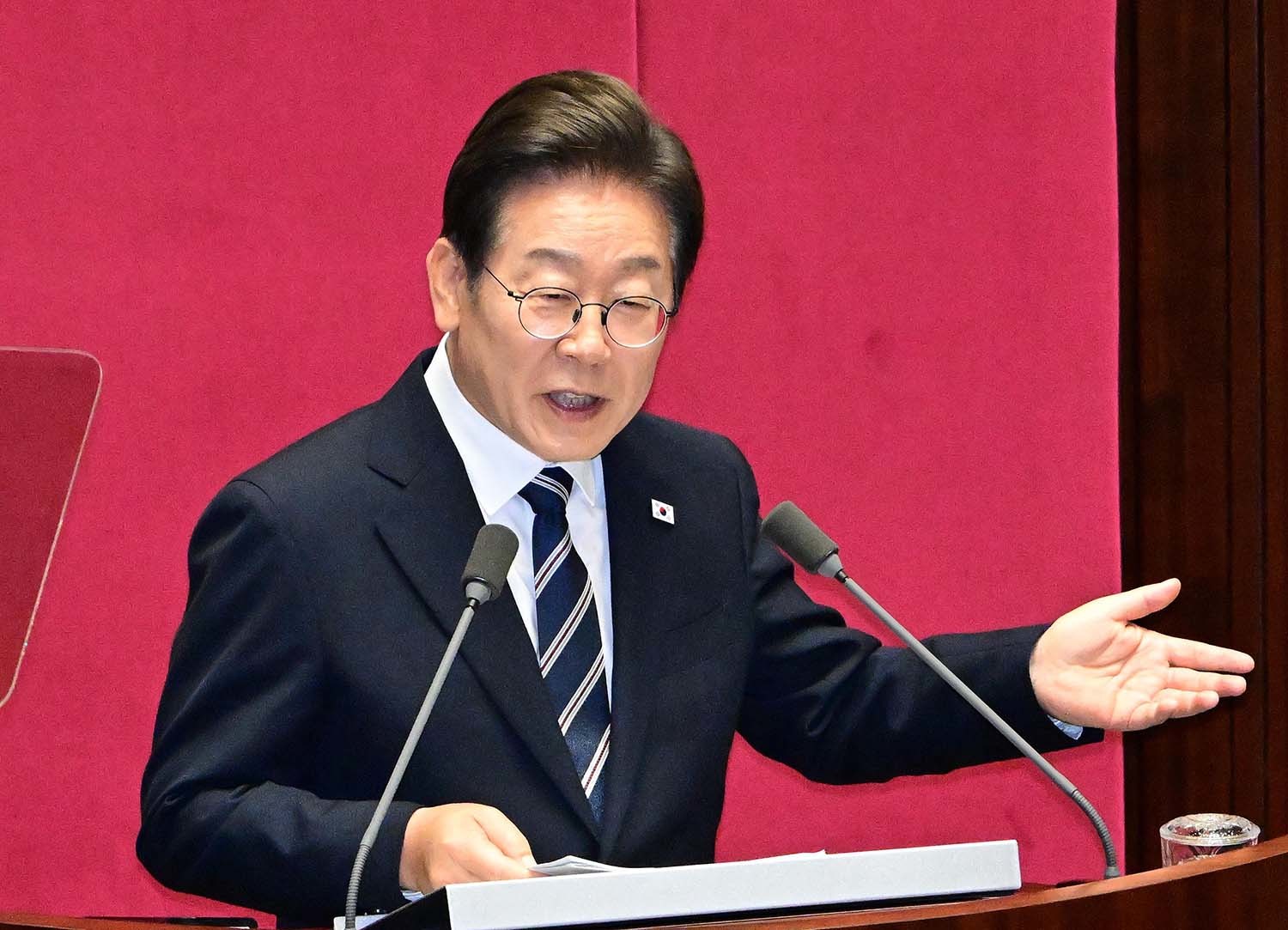 이재명 대통령이 26일 오전 서울 여의도 국회에서 열린 제426회국회(임시회) 제2차 본회의에서 2025년도 제2회 추가경정예산안에 대한 정부의 시정연설을 하고 있다. / 뉴스1