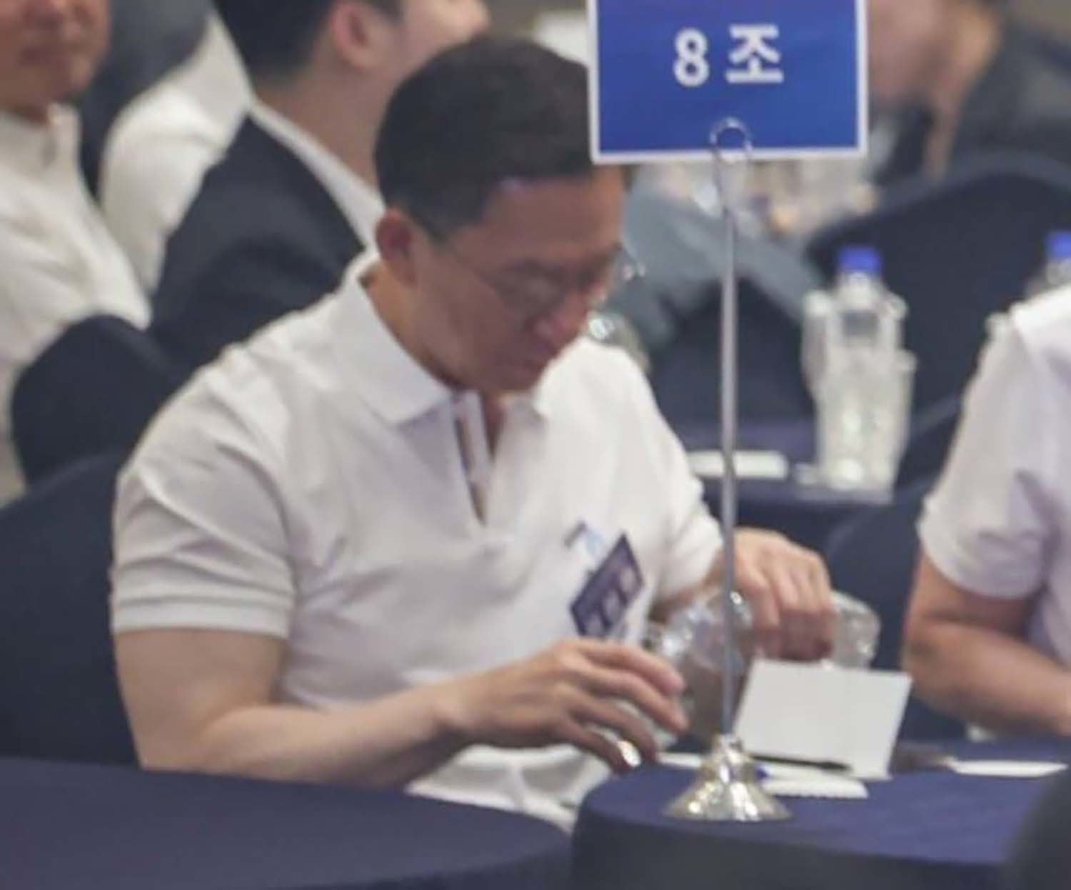 정성호 법무부 장관 후보자. 더쿠 등 인터넷 커뮤니티에서 퍼지고 있는 사진이다.