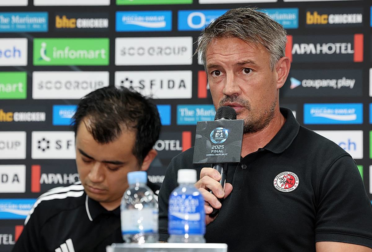 홍콩 애슐리 웨스트우드 감독이 지난 6일 오후 경기도 용인미르스타디움에서 열린 2025 동아시아축구연맹(EAFF) E-1 챔피언십 남자부 공식 기자회견에서 기자들 질의에 답하고 있다 / 뉴스1