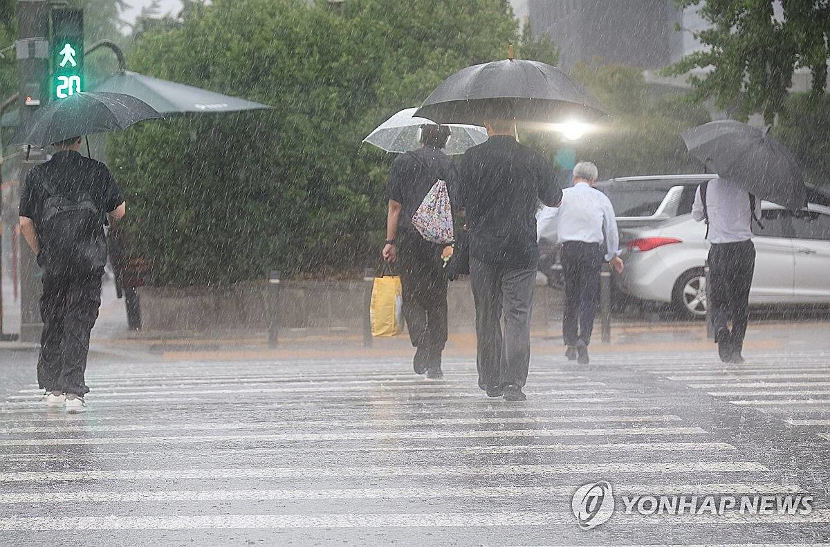호우주의보 / 연합뉴스