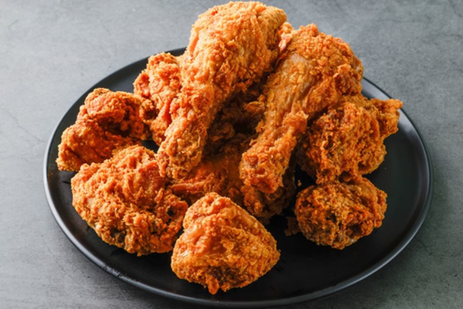 치킨 / DancingFire-shutterstock.com