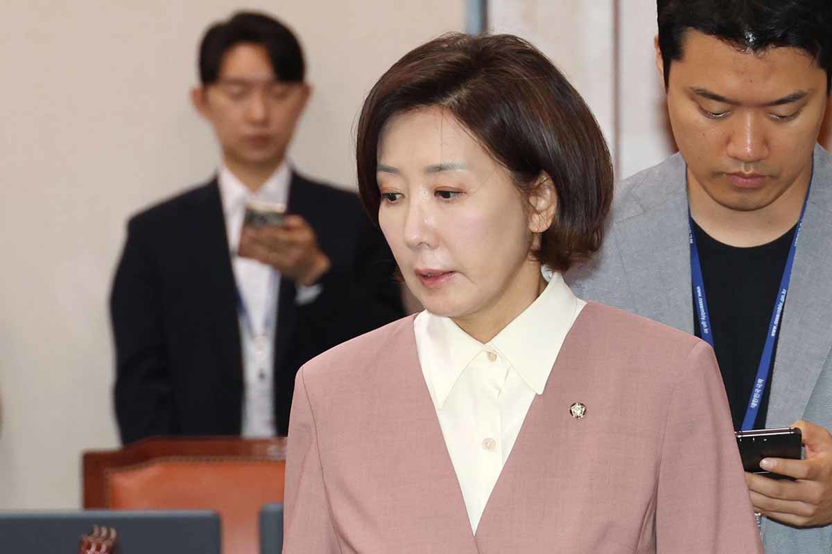 나경원 국민의힘 의원이 17일 오전 서울 여의도 국회 산업통상자원위원회 전체회의장에서 열린 김정관 산업통상자원부 장관 후보자 인사청문회에 참석하고 있다. / 뉴스1