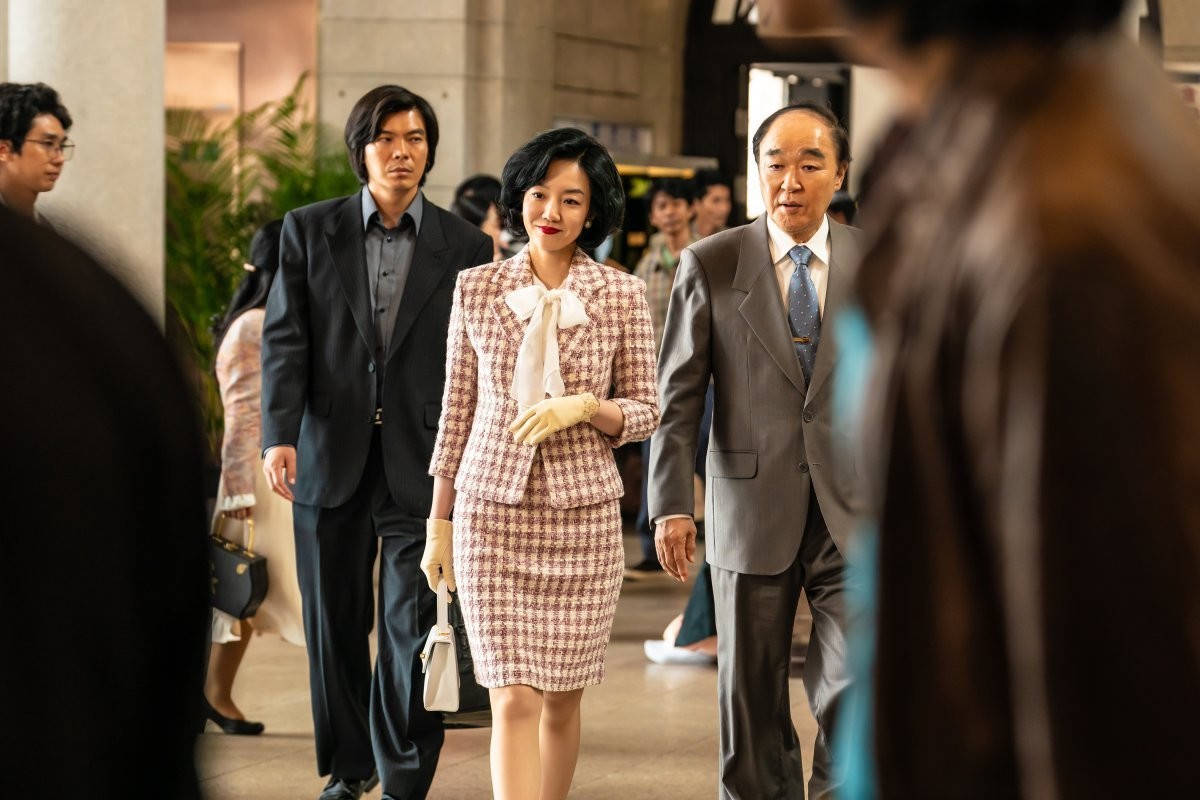 디즈니+ '파인: 촌뜨기들' 스틸컷 / 디즈니+