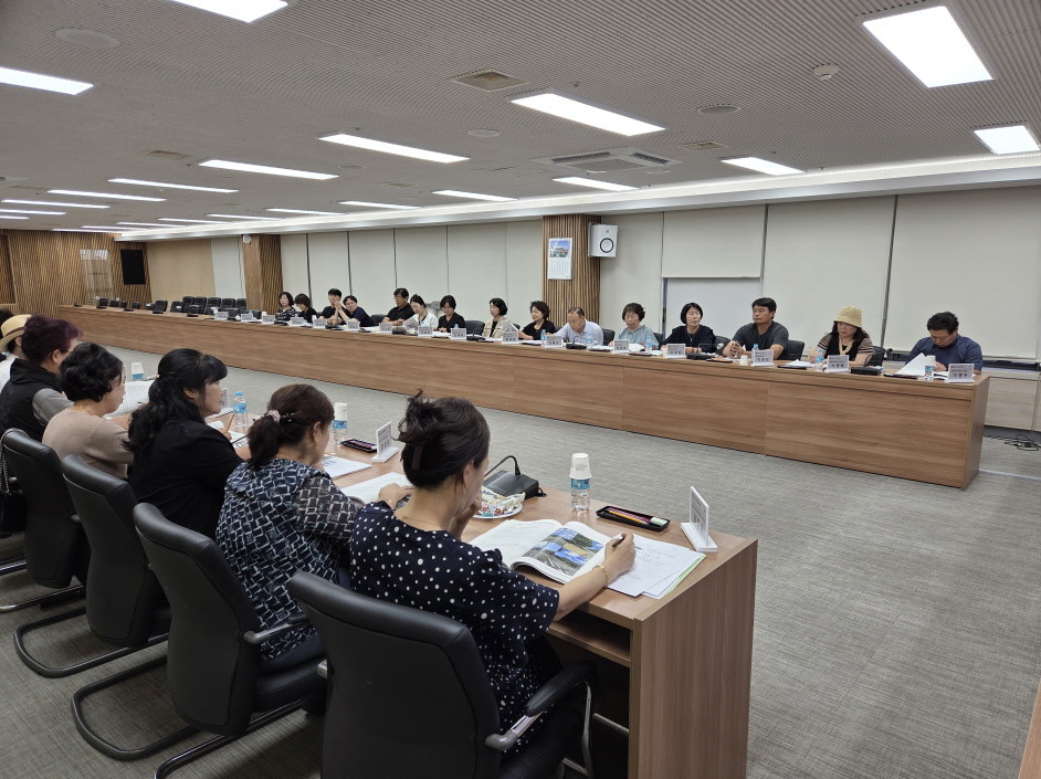 대구 달성군은 최근 열린 주민참여예산위원회 제2차 회의에서 2026년 주민참여예산사업을 최종 선정했다. 사진은 지난 17일 주민참여예산위원회 제2차 회의를 진행하는 모습 / 대구 달성군 제공