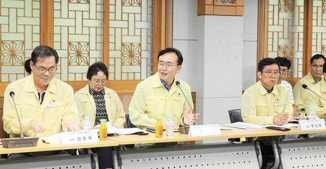 나주시가 극한호우에 따른 농축산업분야 피해 복구 대책 마련을 위해 관내 농협 조합장들과 긴급 간담회를 가졌다.