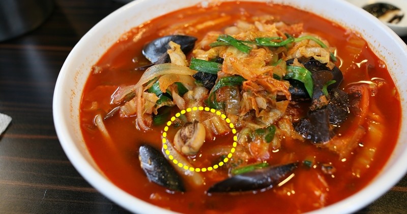 해물 짬뽕 / qubixx-shutterstock.com